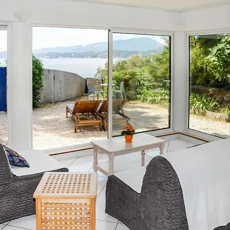 Amazing In With Kitchen